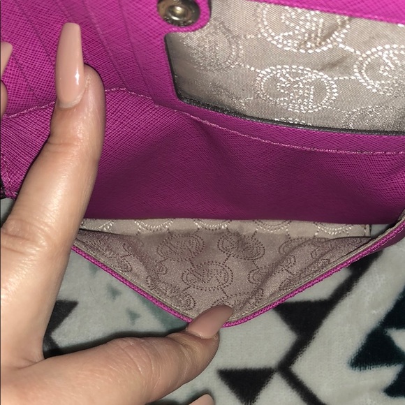 Michael Kors Jet Set Travel Tech Wristlet - Picture 4 of 6